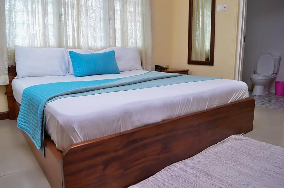 Hotel Loreto Кейп Коуст Екстериор снимка