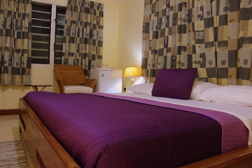 Hotel Loreto Кейп Коуст Екстериор снимка
