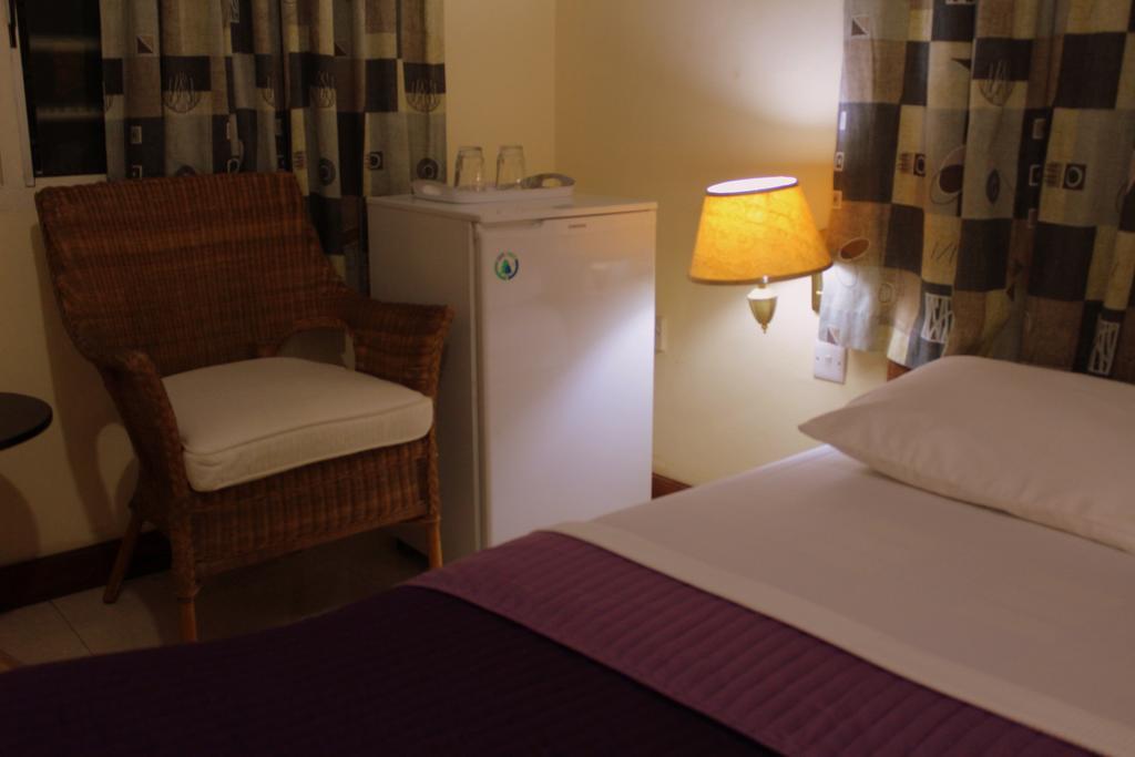 Hotel Loreto Кейп Коуст Екстериор снимка