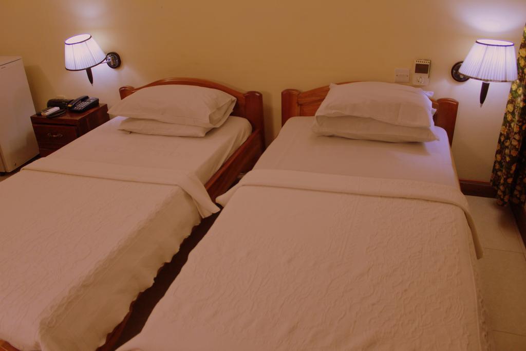 Hotel Loreto Кейп Коуст Екстериор снимка