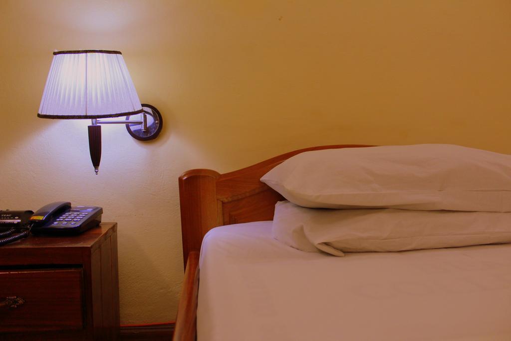 Hotel Loreto Кейп Коуст Екстериор снимка