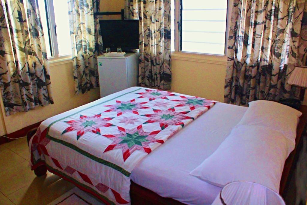 Hotel Loreto Кейп Коуст Екстериор снимка