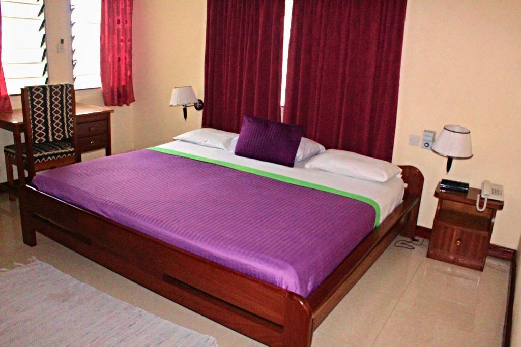 Hotel Loreto Кейп Коуст Екстериор снимка